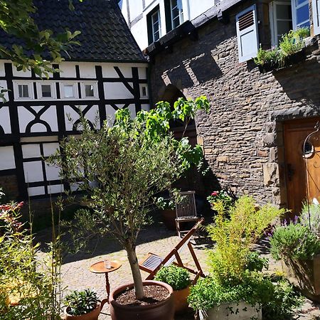Hotel Fuenf Giebel Eck In Der Freiheit Am Ruhrtalradweg à Wetter  Extérieur photo