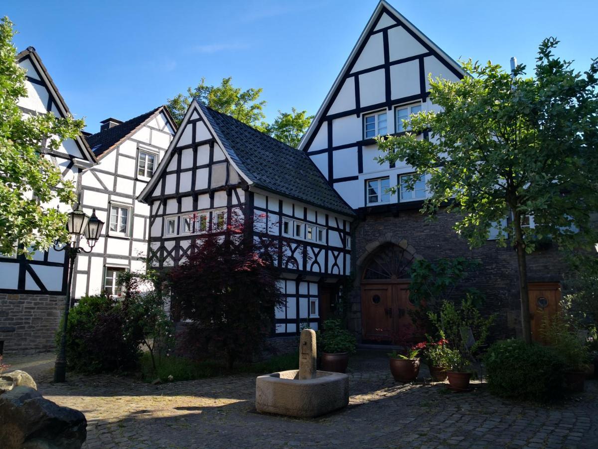 Hotel Fuenf Giebel Eck In Der Freiheit Am Ruhrtalradweg à Wetter  Extérieur photo