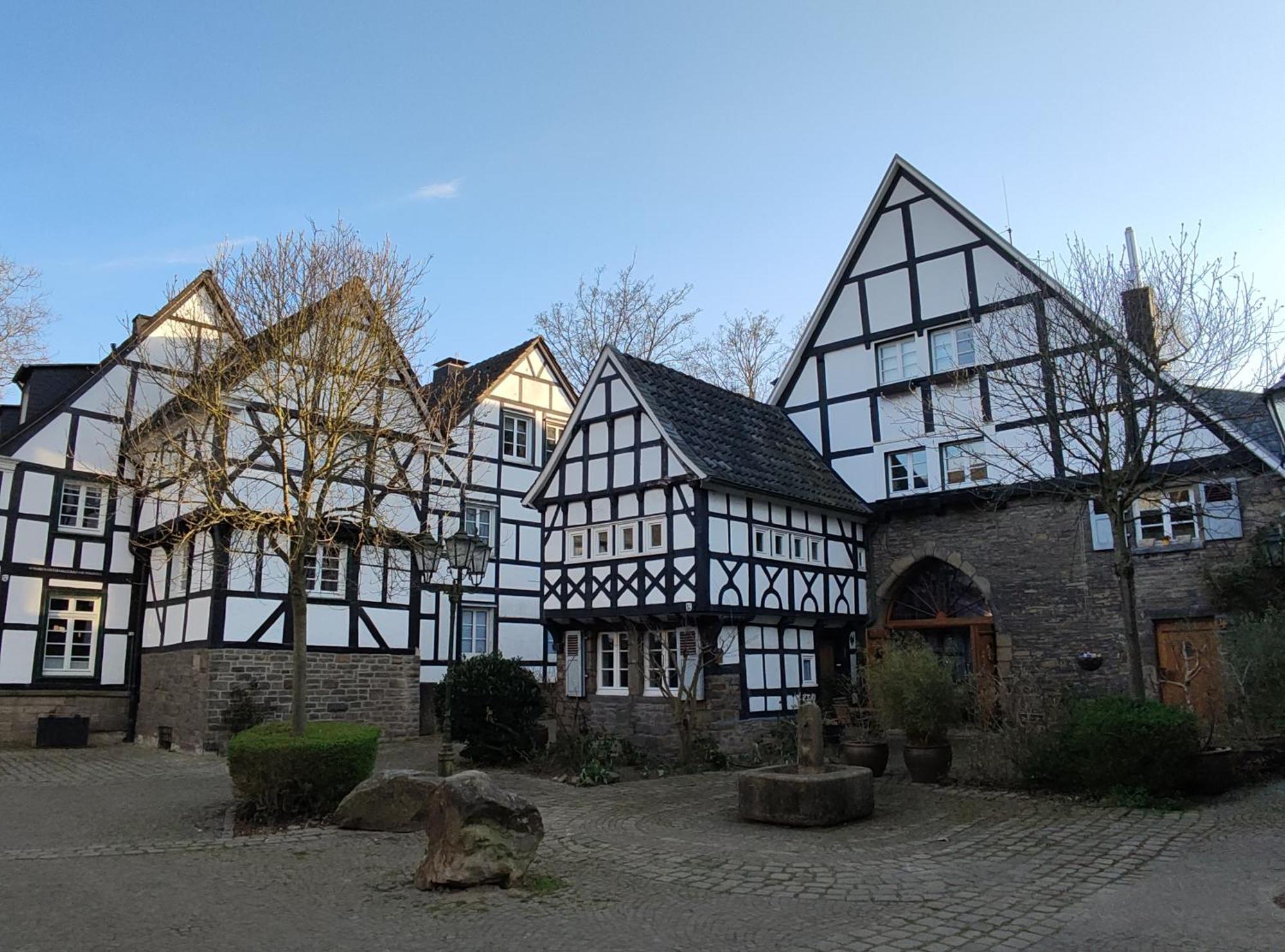 Hotel Fuenf Giebel Eck In Der Freiheit Am Ruhrtalradweg à Wetter  Extérieur photo