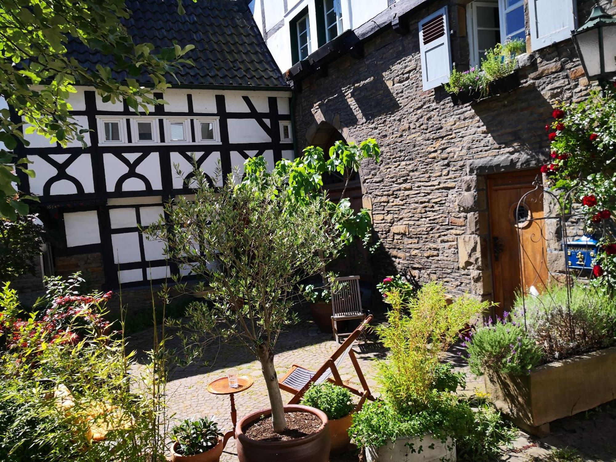 Hotel Fuenf Giebel Eck In Der Freiheit Am Ruhrtalradweg à Wetter  Extérieur photo